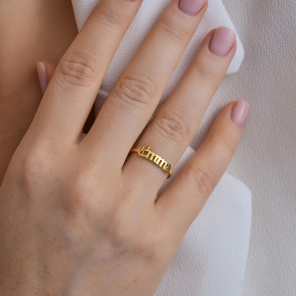 Custom Gold Ring Women Gothic  - đánh giá và giá Initial Ring Custom